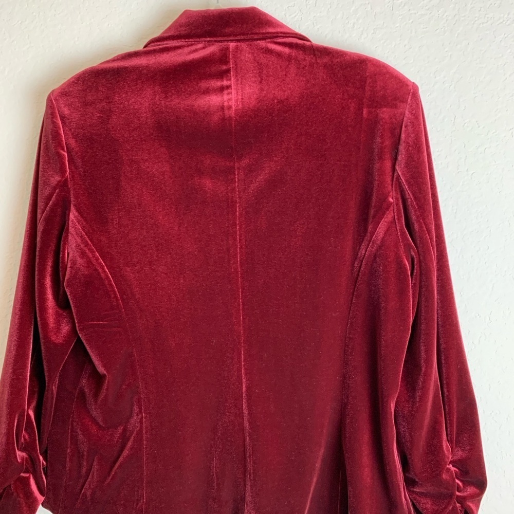 Amanda &. Chelsea Velvet Blazer - Red - Picture 11 of 12